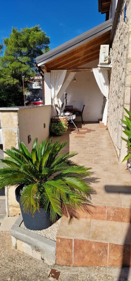 Apartmani Dutkovic Vrboska Dış mekan fotoğraf