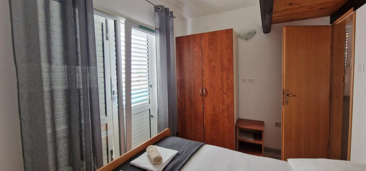 Apartmani Dutkovic Vrboska Dış mekan fotoğraf