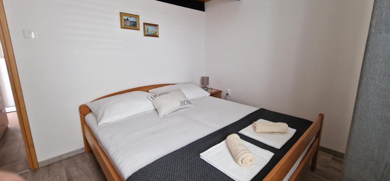 Apartmani Dutkovic Vrboska Dış mekan fotoğraf