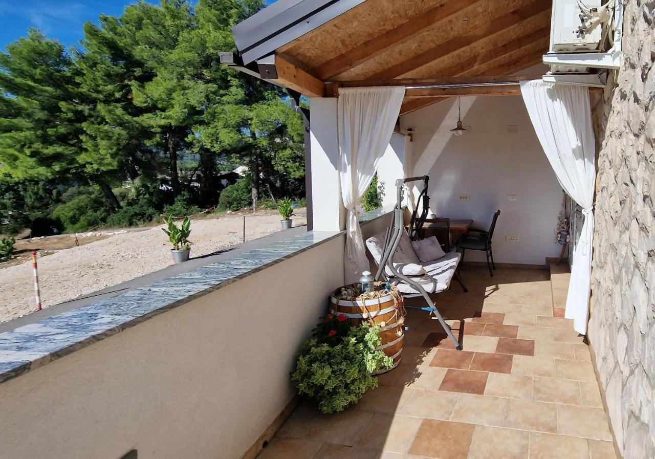 Apartmani Dutkovic Vrboska Dış mekan fotoğraf