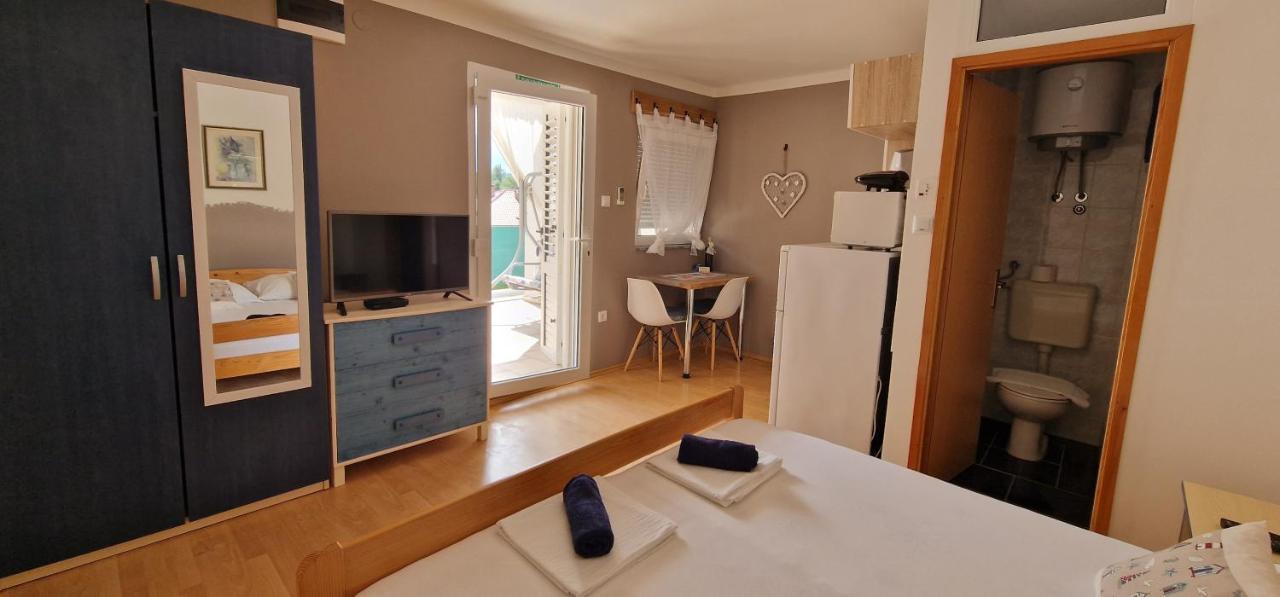 Apartmani Dutkovic Vrboska Dış mekan fotoğraf