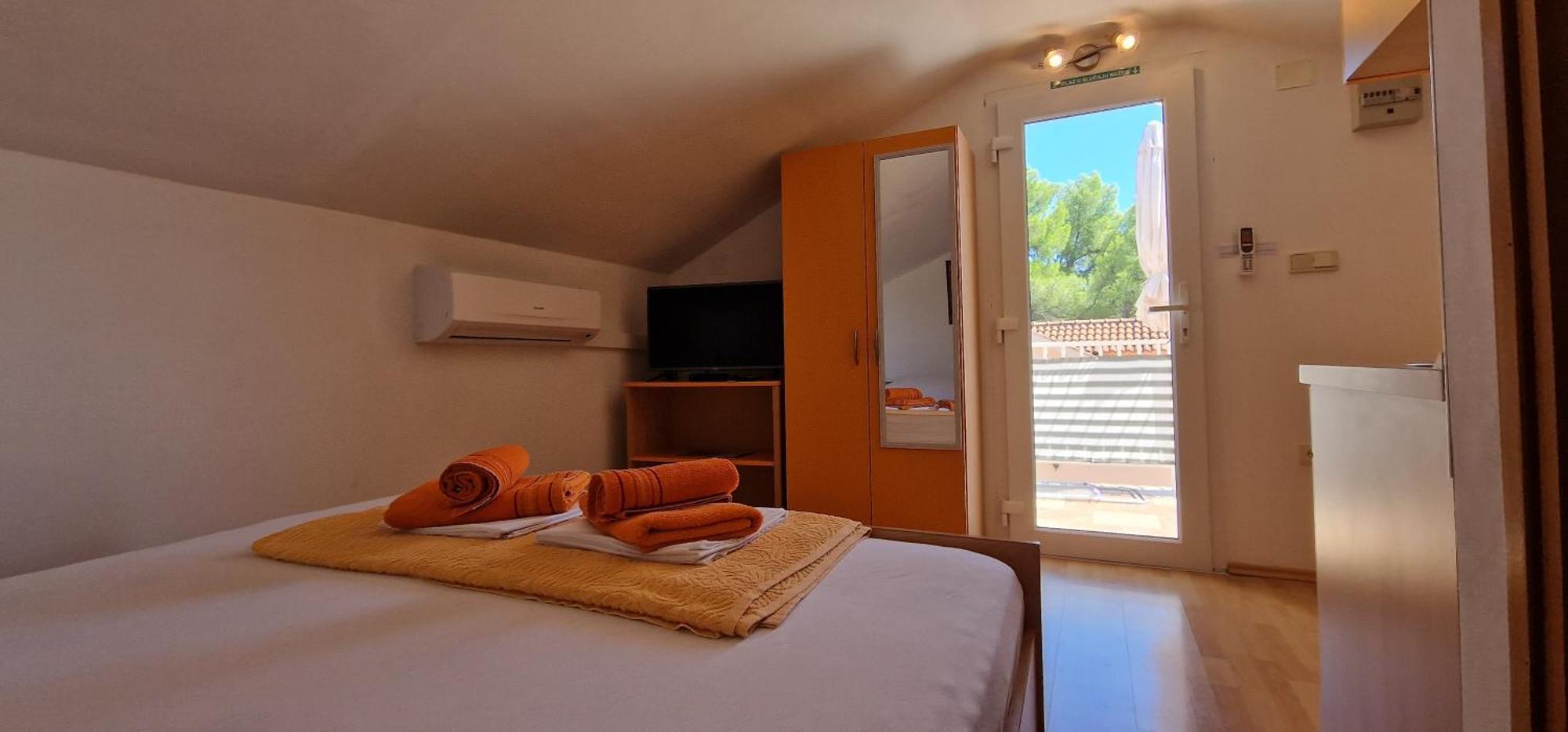 Apartmani Dutkovic Vrboska Dış mekan fotoğraf